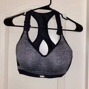 Victoria’s Secret Victoria Sport sports bra 36D